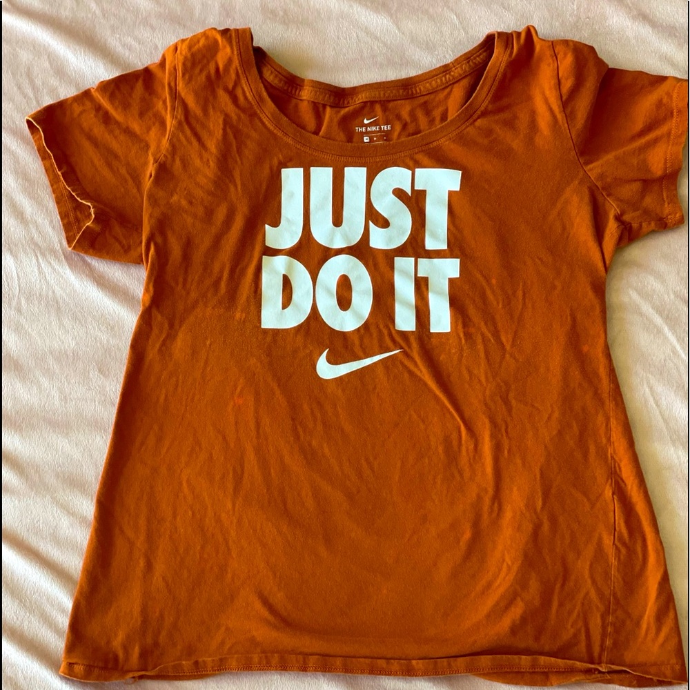 Nike-Orange tee